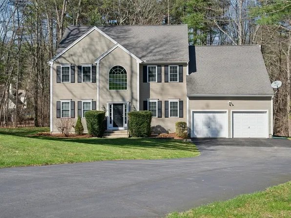 320 Lincoln Cir, Northbridge, MA 01534