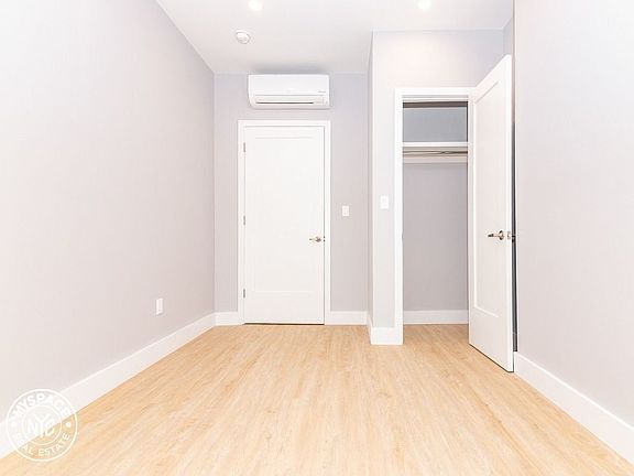 4th image of 814 Macon St #3F