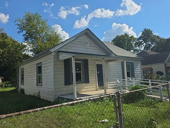 3rd image of 216 Railroad St
