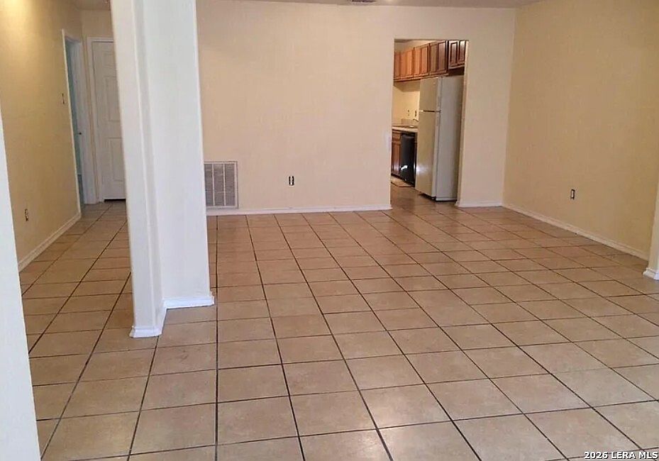 2nd image of 7603 Oak Chase