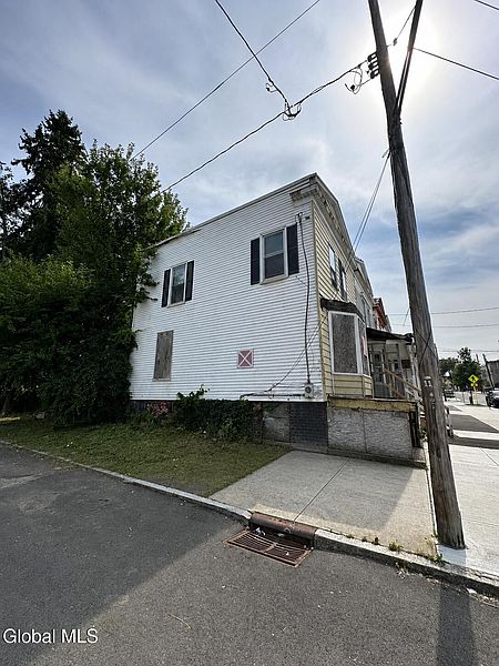 4th image of 63 Judson Street