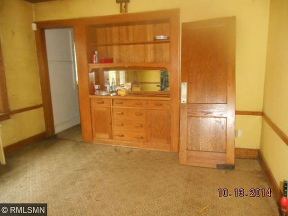 5th image of 919 Russell Ave N