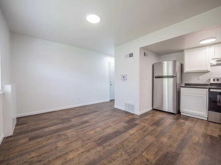 Campus View Apartments — Photo 31