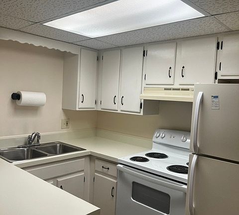 2nd image of 230 Springhill Dr APT 102
