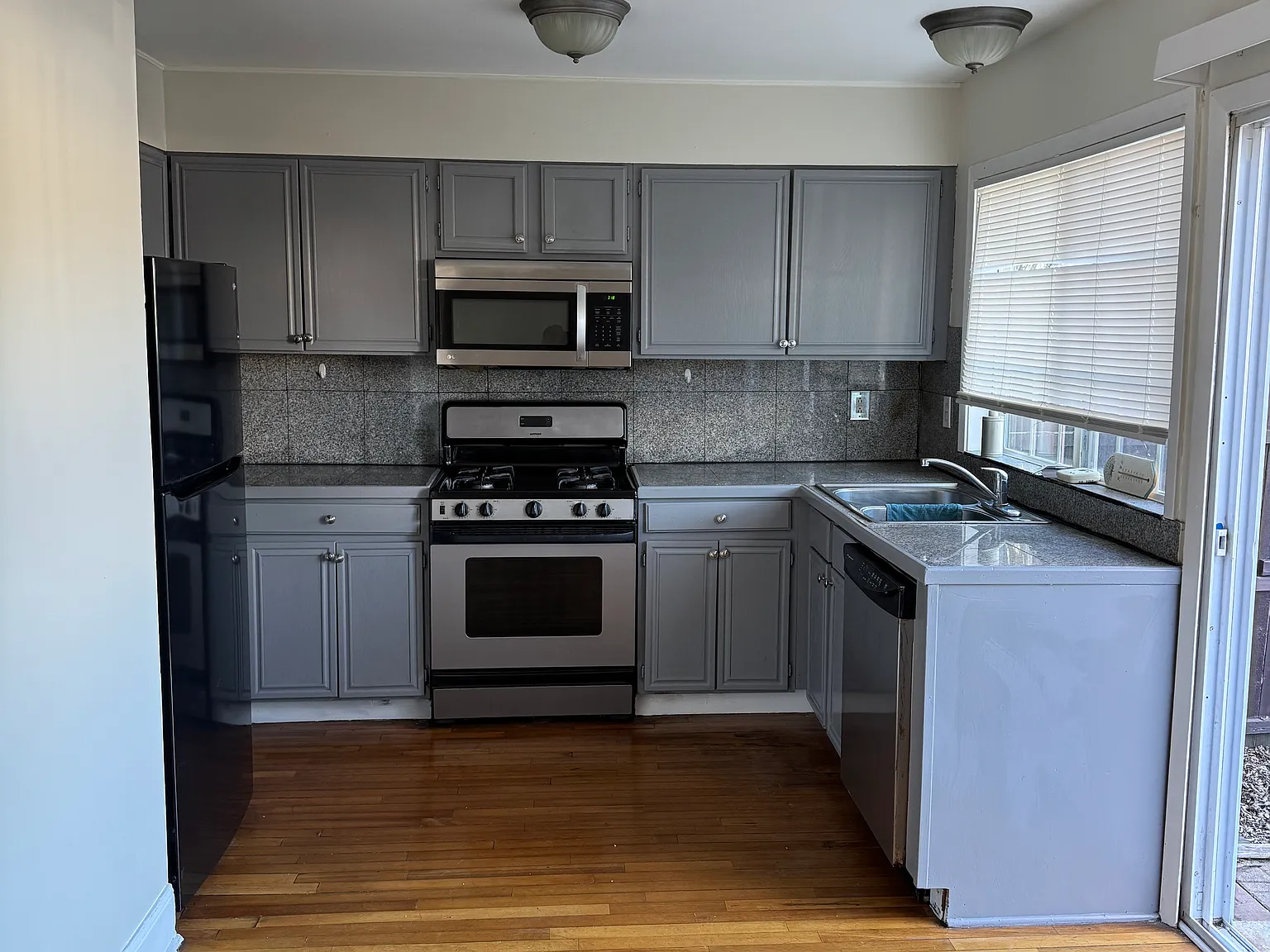 441 Greentree Lane — Photo 2