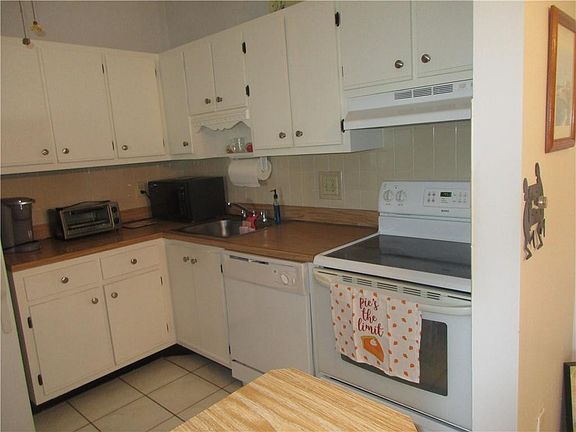 5th image of 9778 N Belfort Circle #206