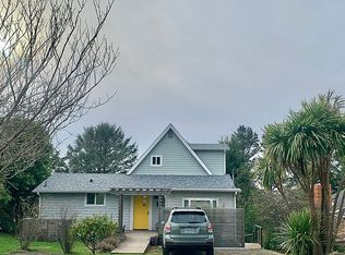 1530 Hillcrest Ave, Oceanside, OR 97134