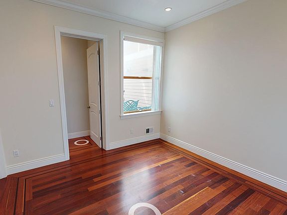 3rd image of 1112 Green St