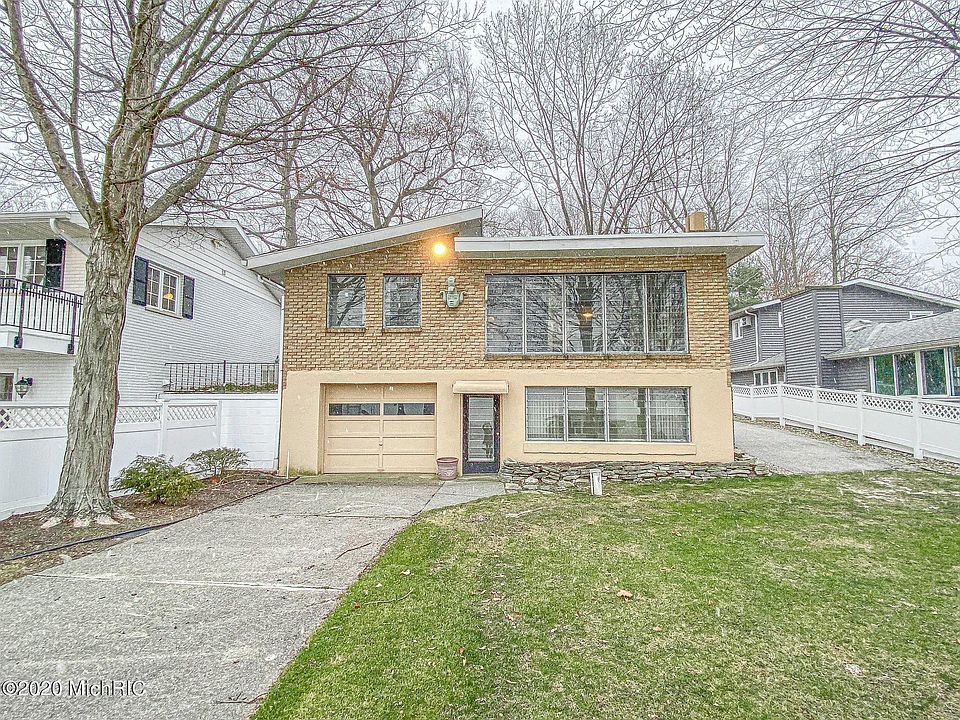 1st image of 62196 Carlton Dr