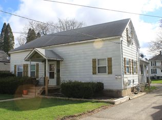 926 Wheeler St #926 & 926-1, Woodstock, IL 60098