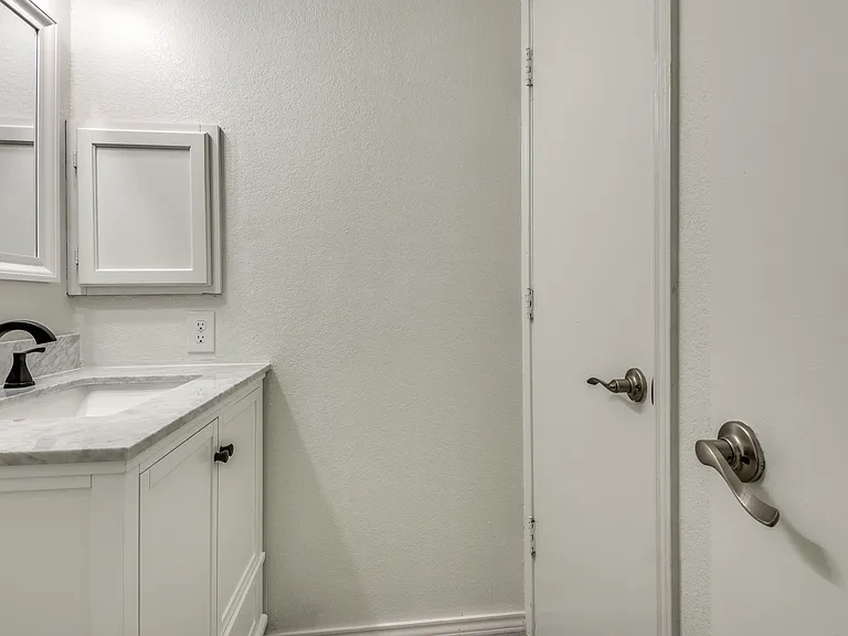 2617 Isbella Dr — Photo 23