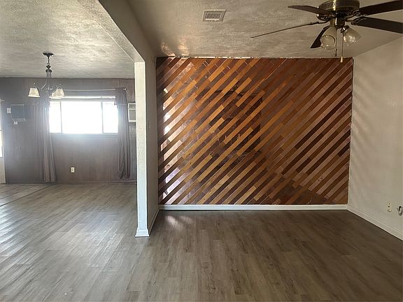 4th image of 220 Texas St