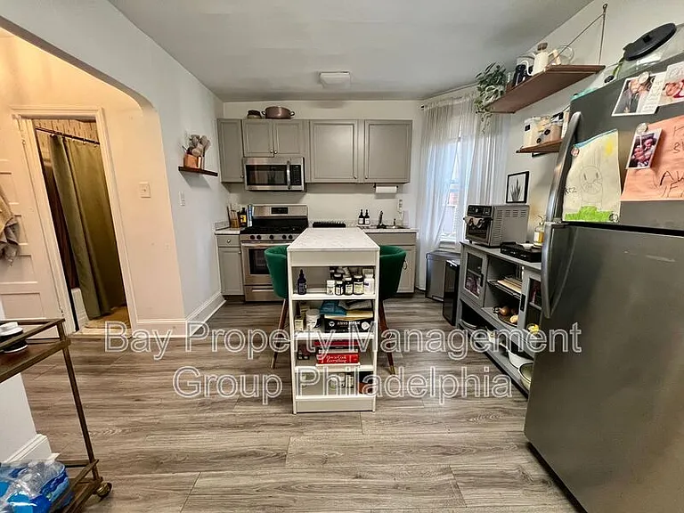5411 W Berks St #1 — Photo 8