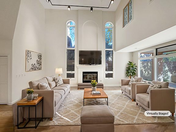 2nd image of 2908 Calle Grande NW
