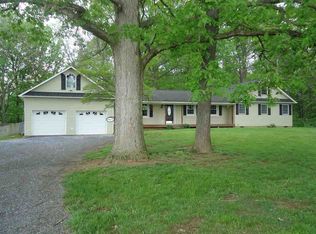 104 3rd St APT B, Grottoes, VA 24441