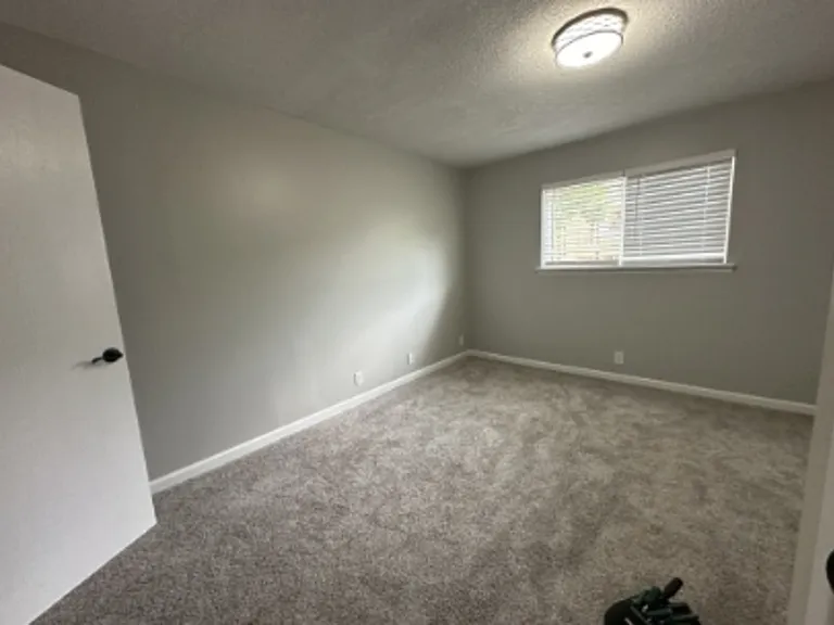413 W 14th St #2 — Photo 5