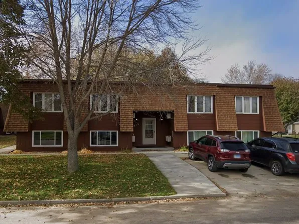 615 6th St NE, 615 6th St NE APT 6, Watertown, SD 57201