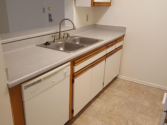 5th image of 2050 Fair Park Ave APT 107