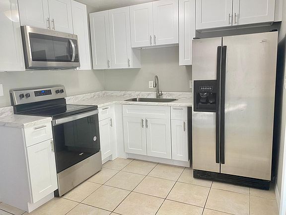 2nd image of 14601 Sussex Dr