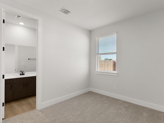 3rd image of 239 W Faulkner St