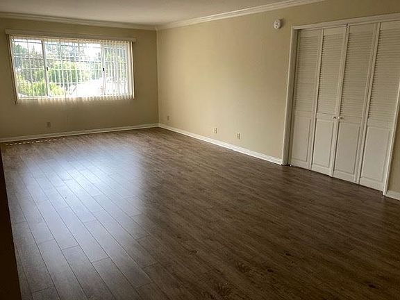 4th image of 360 Hollywood Way #207