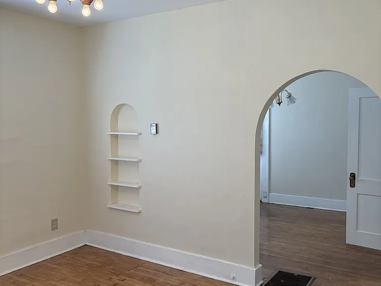 116 NW 20th St — Photo 3
