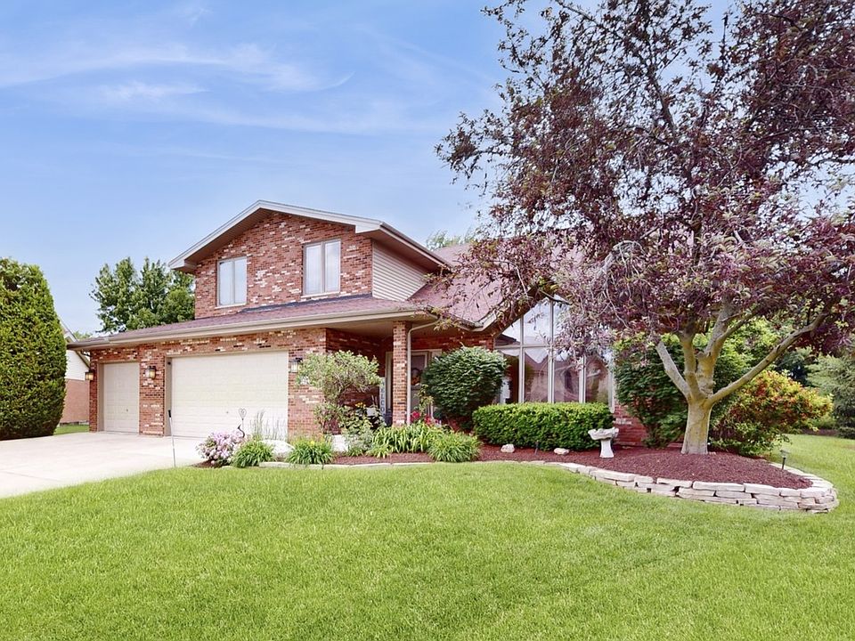 2nd image of 9035 N Somerset Ln