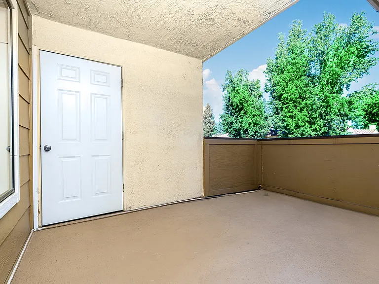 Woodbend Apartments — Photo 32