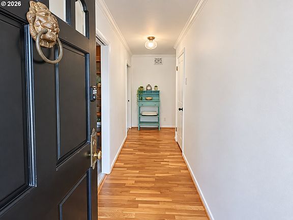 4th image of 2872 Suffolk Ct