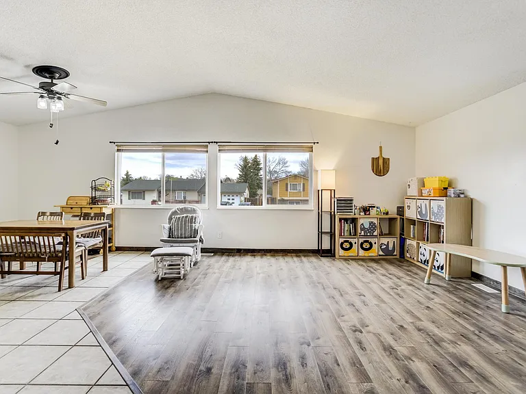 7425 Painted Rock Dr — Photo 39