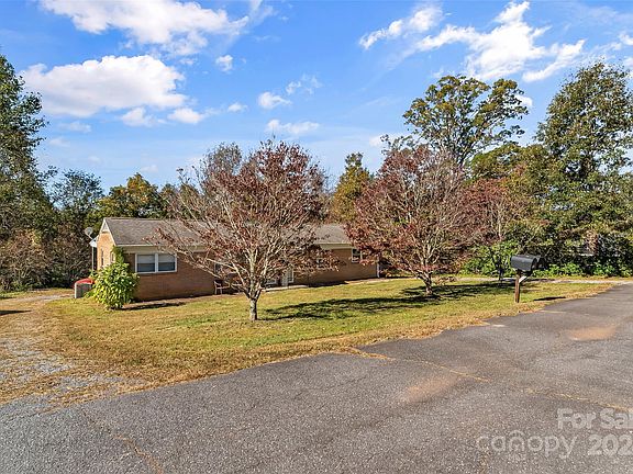 3rd image of 202/204 Barbour Dr