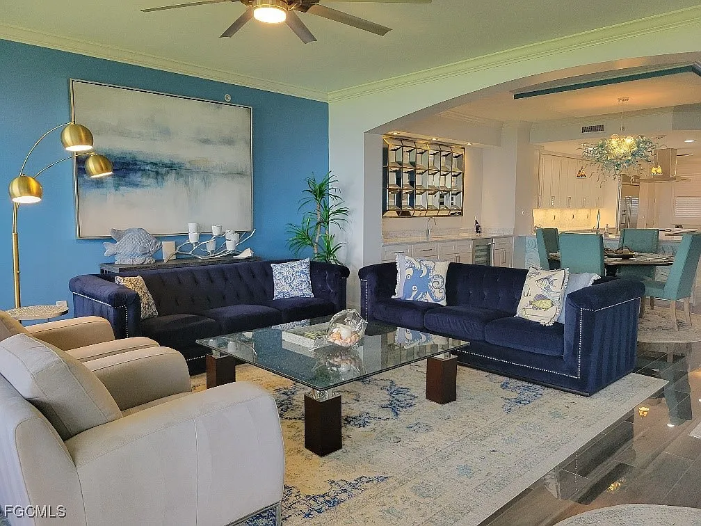3 bed, 2.5 bath, 2510 sqft, $10,000 — Photo 3