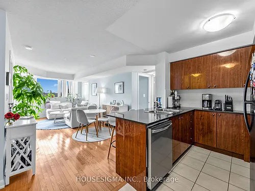 5793 Yonge St Photo 1