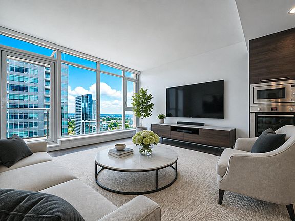 4th image of 4458 Beresford St #2004