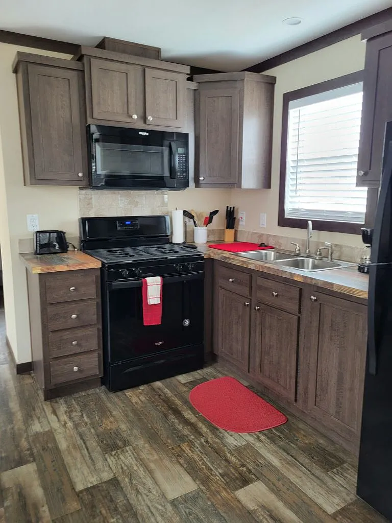 1 bed, 1.0 bath, 385 sqft, $1,300 — Photo 3