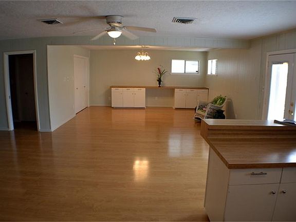 4th image of 705 Blume Dr