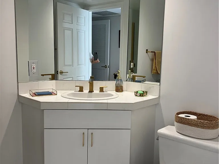 1817 Selby Ave #205 — Photo 17