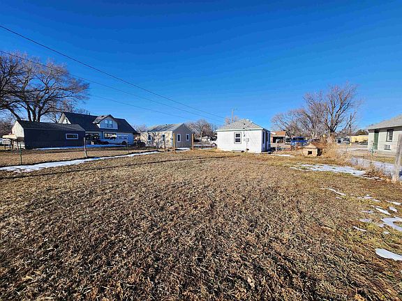 3rd image of 512 E 13th Street