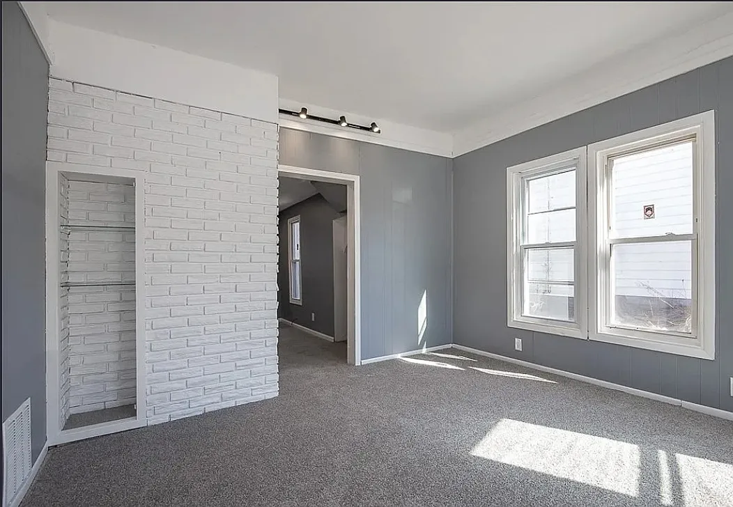 2 bed, 706 sqft, $1,000 — Photo 2