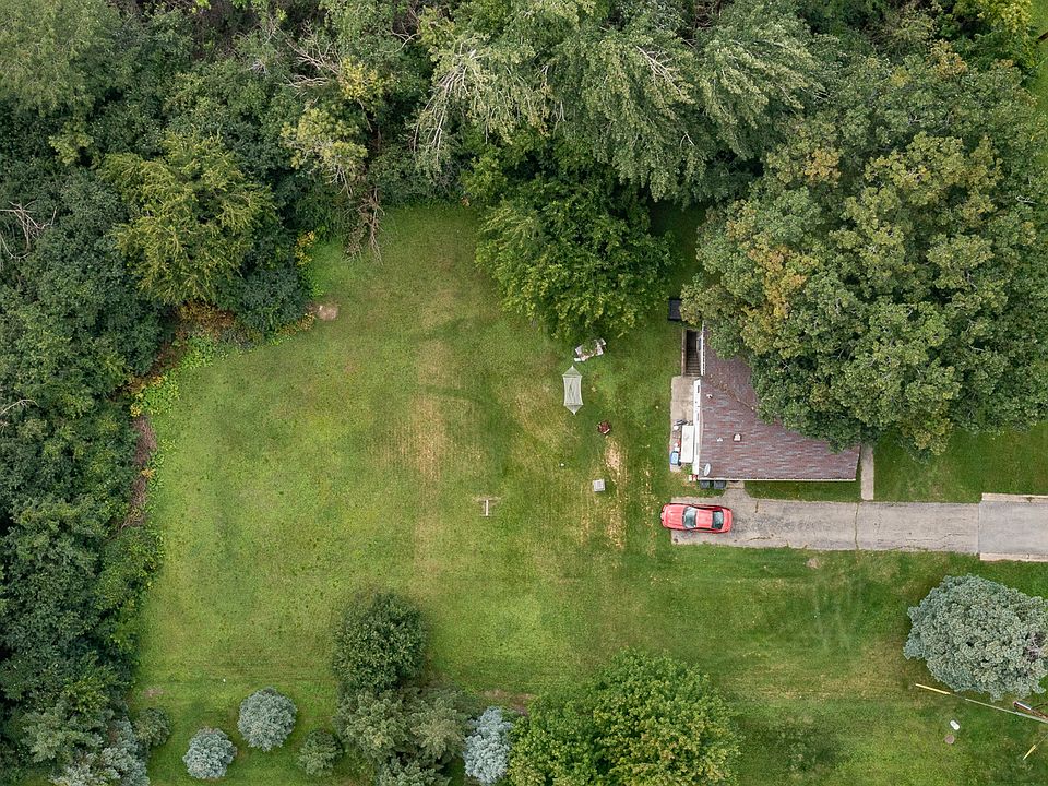 2nd image of 2505 W 75th St
