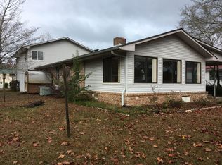 212 Hines Dr, Bonneau, SC 29431