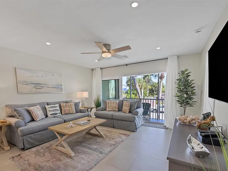 500 S Washington Dr #6B — Photo 3