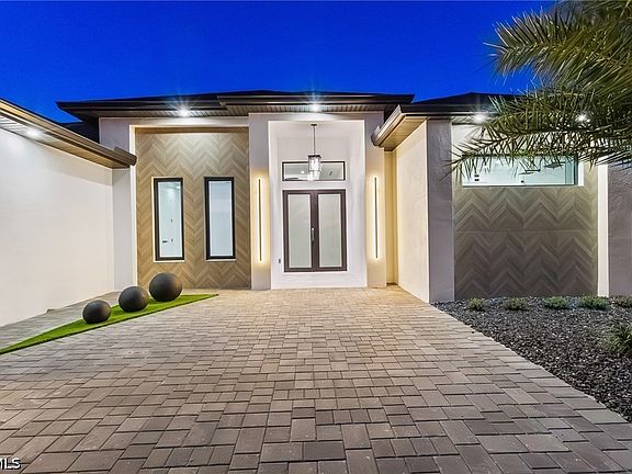 3rd image of 1919 SW 15th Pl