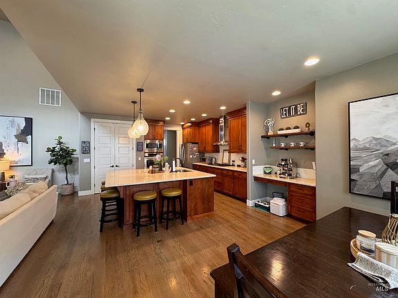 5th image of 2577 S Trailwood Way