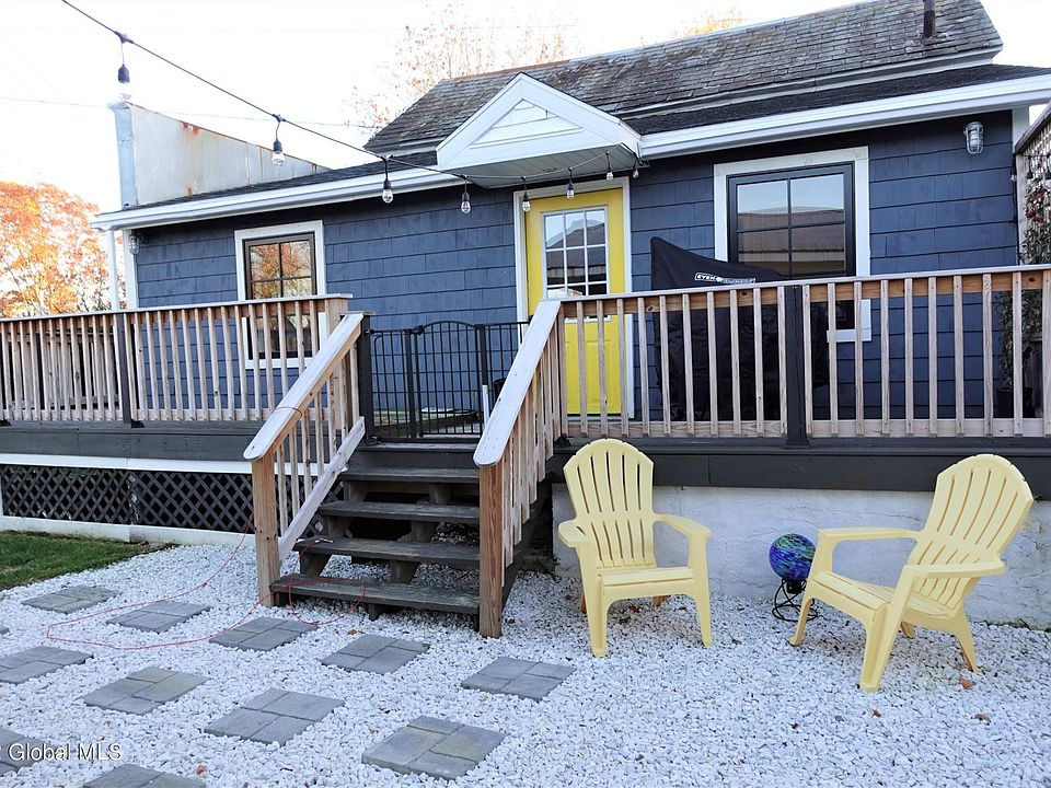 1st image of 85 Montcalm St