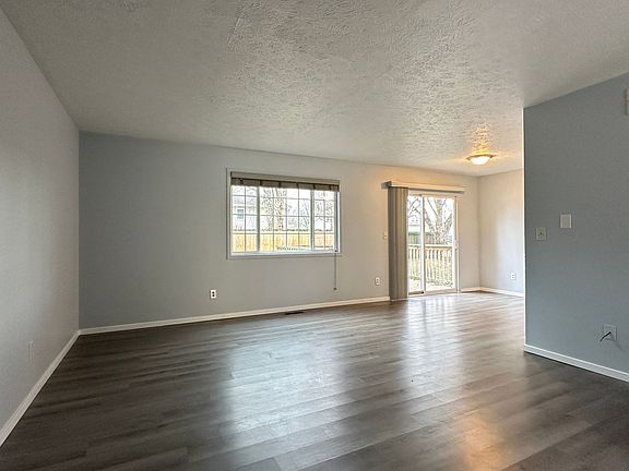 4th image of 501-503 S Village Ct #6813B3871