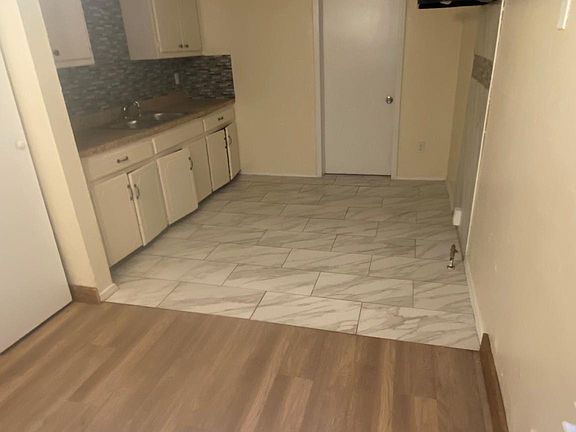 Looking toward kitchen