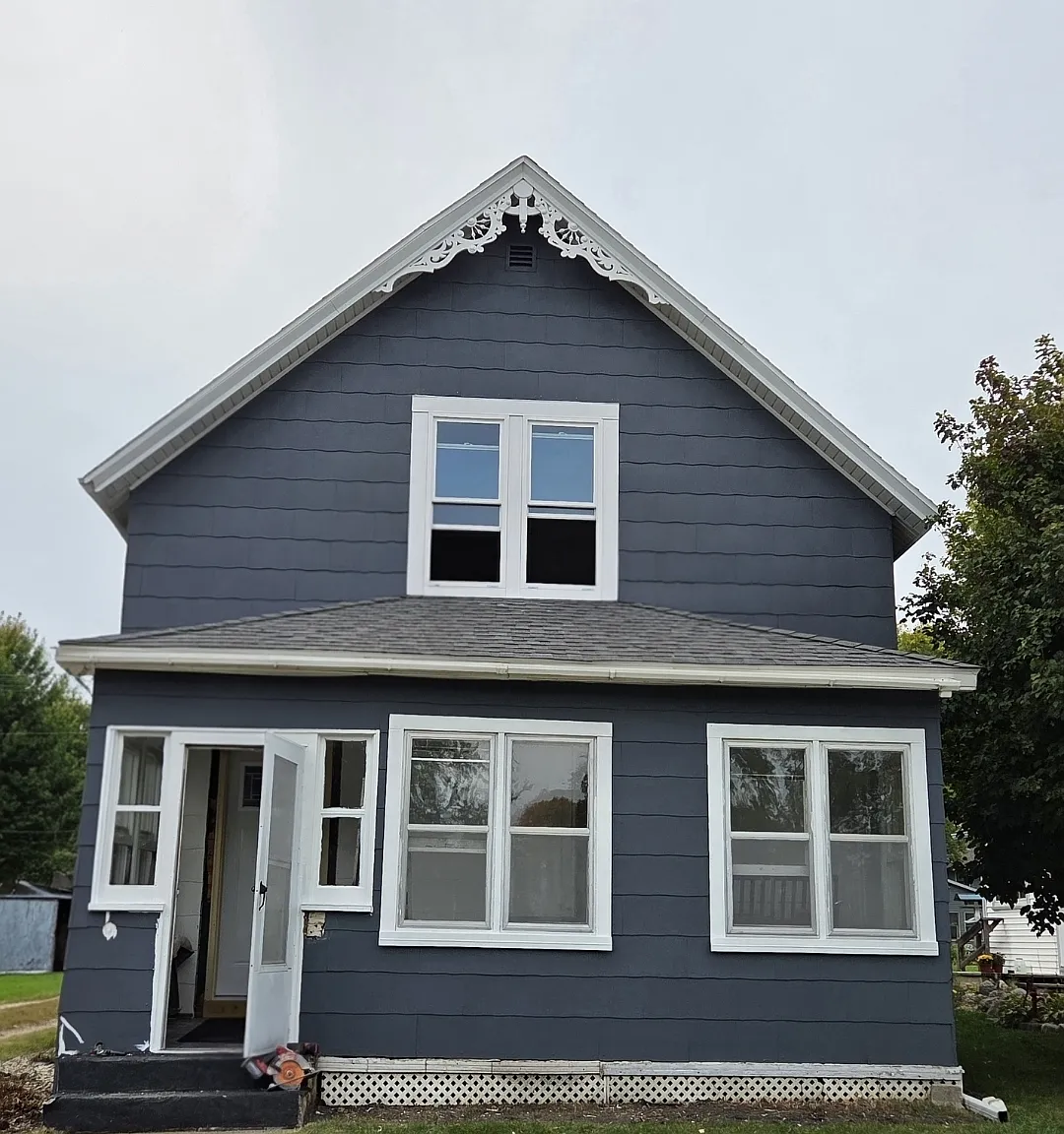 3 bed, 2000 sqft, $2,100 — Photo 1
