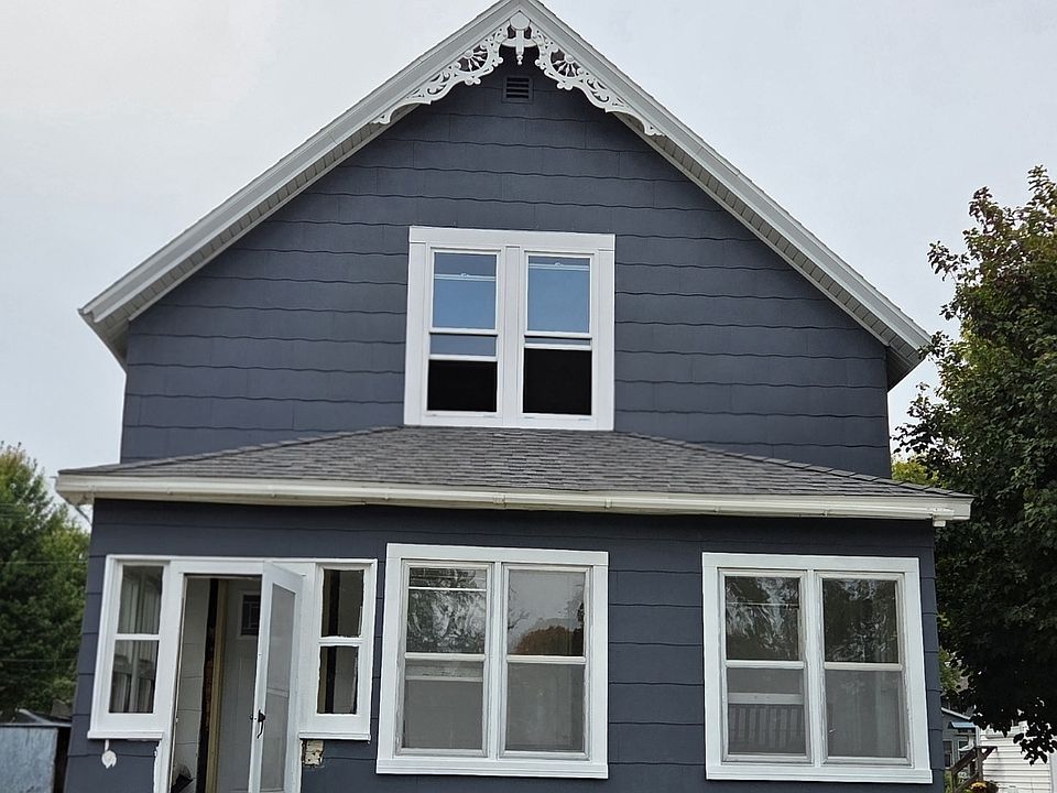 1st image of 320 Birch Ave S