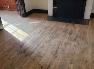 1303 Logan Ave APT 1, Waterloo, IA 50703